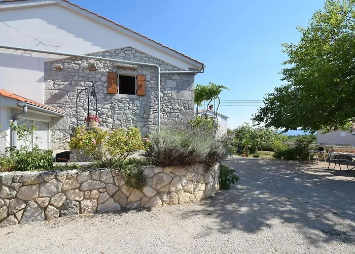 Apartments Insula Insule - Rustic & Peaceful