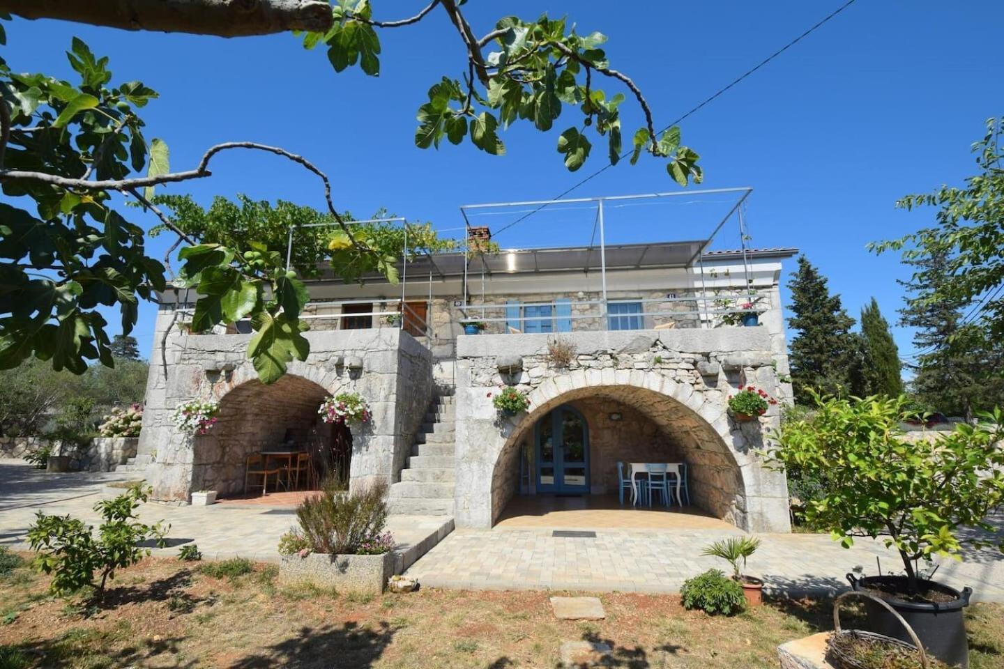 Apartment Insula Insule - Rustic & Peaceful