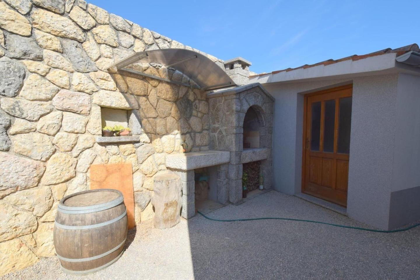 Insula Insule - Rustic & Peaceful