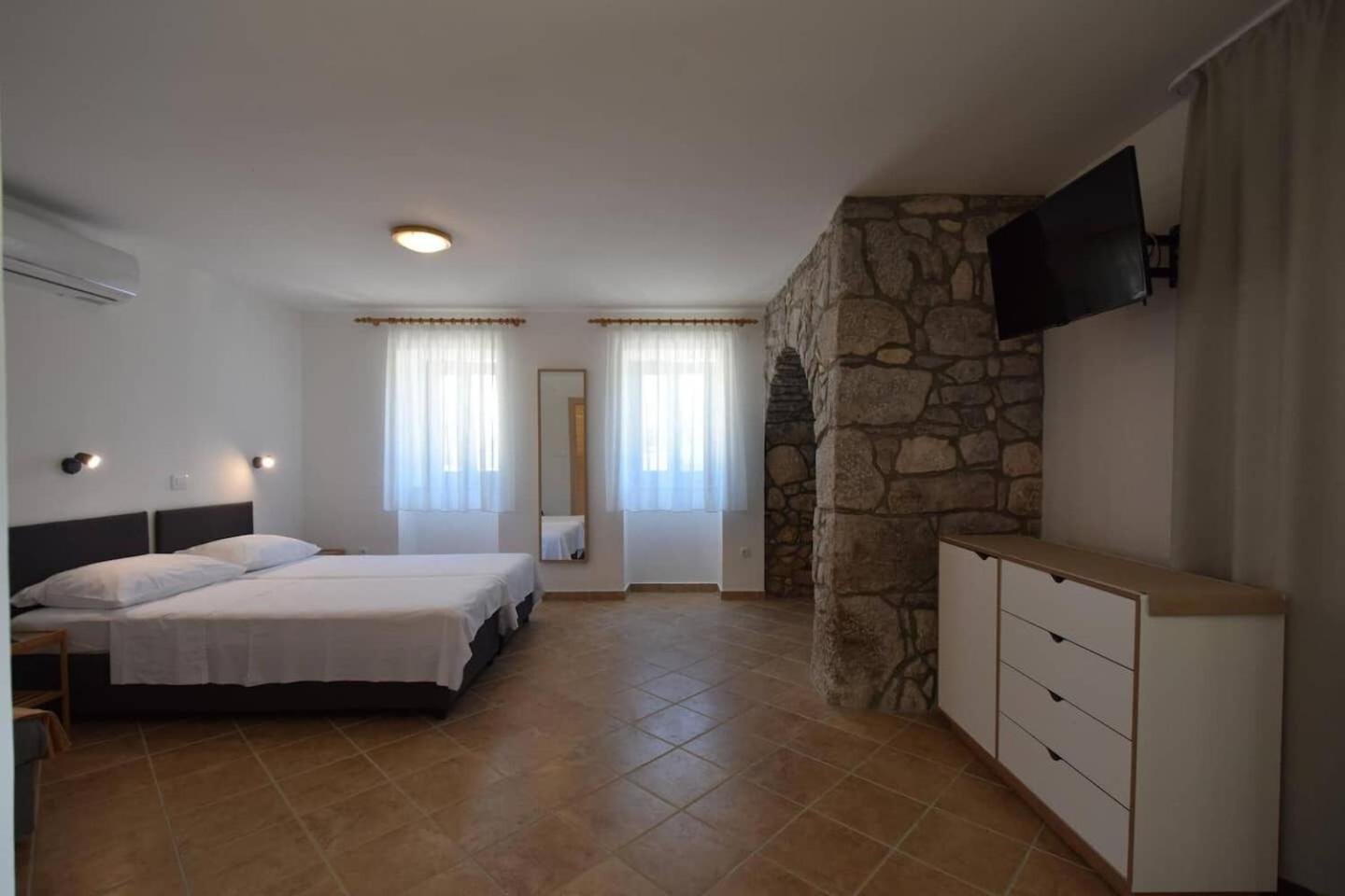 Apartment Insula Insule - Rustic & Peaceful *