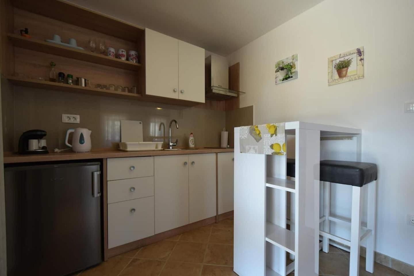 Apartment Insula Insule - Rustic & Peaceful Skrbcici