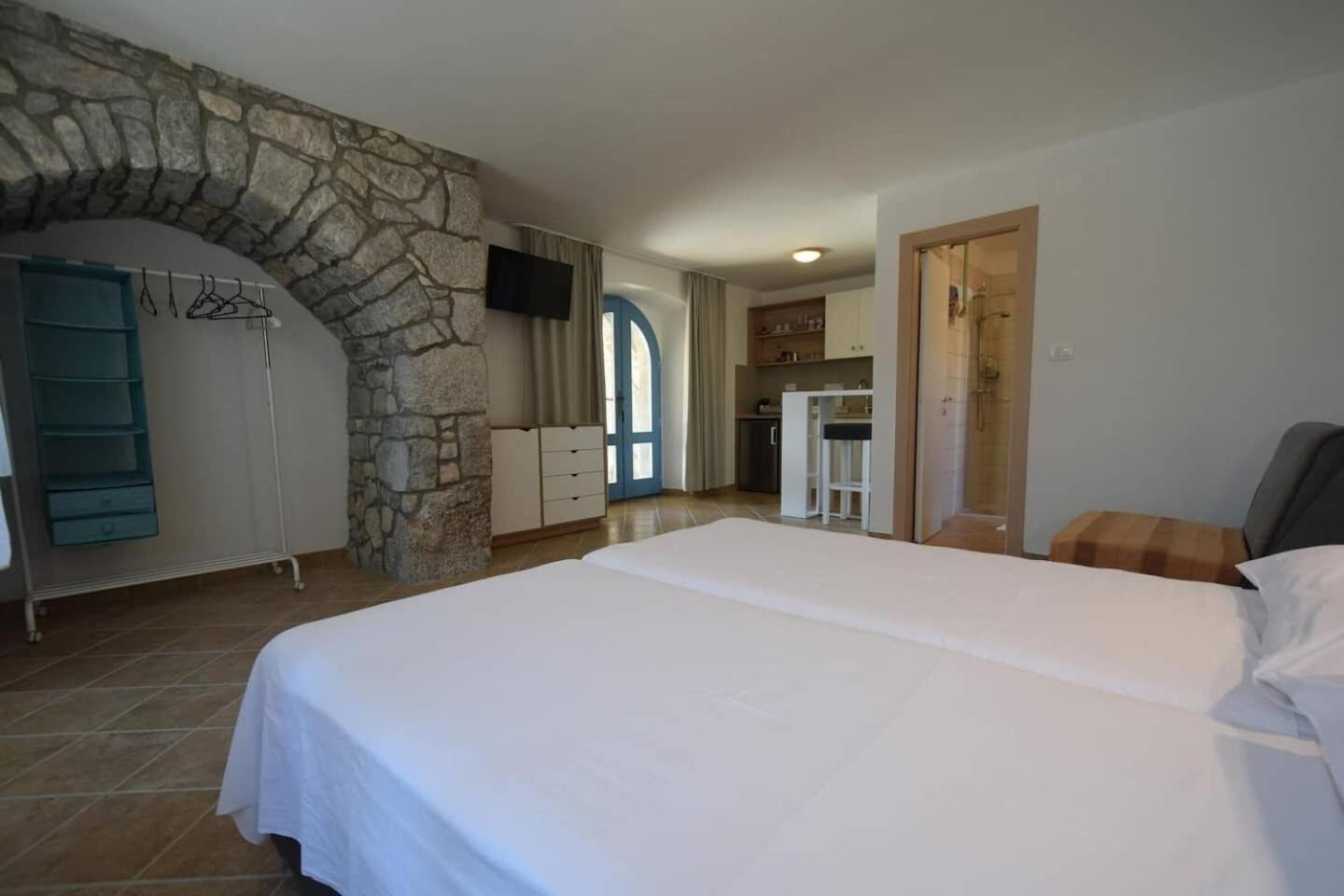 Insula Insule - Rustic & Peaceful Apartment