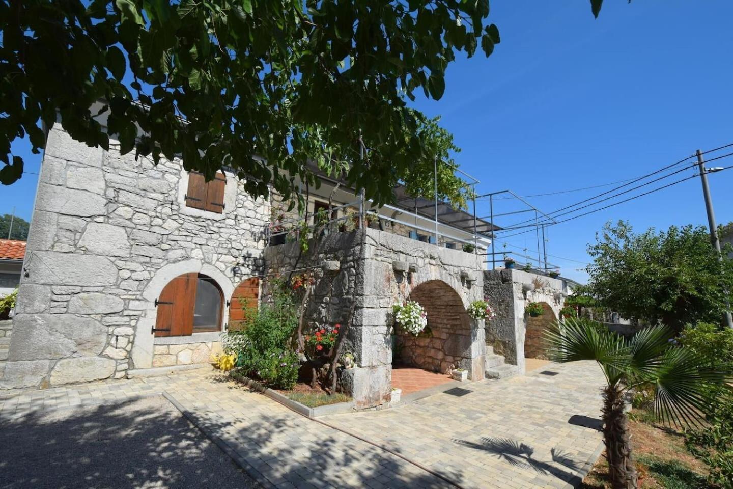 Apartment Insula Insule - Rustic & Peaceful Skrbcici