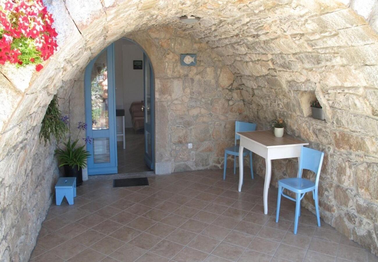 Apartment Insula Insule - Rustic & Peaceful *